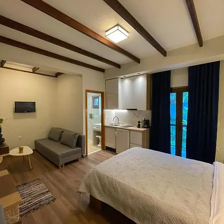 アパート Giataki