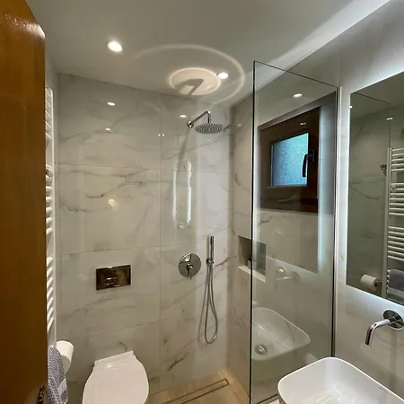 Giataki Apartman Eláti